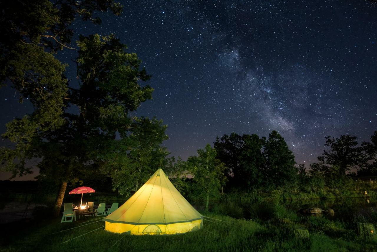 Camping Etang Du Camp Senergues Exterior photo